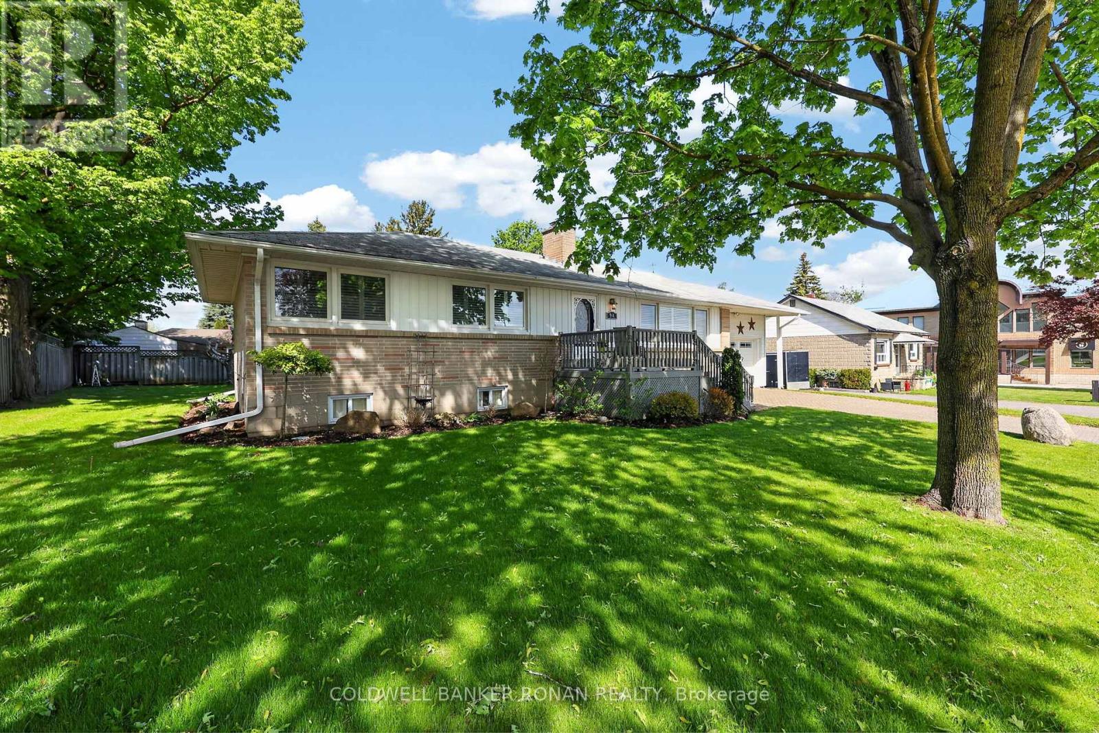 94 QUEEN STREET S - 33