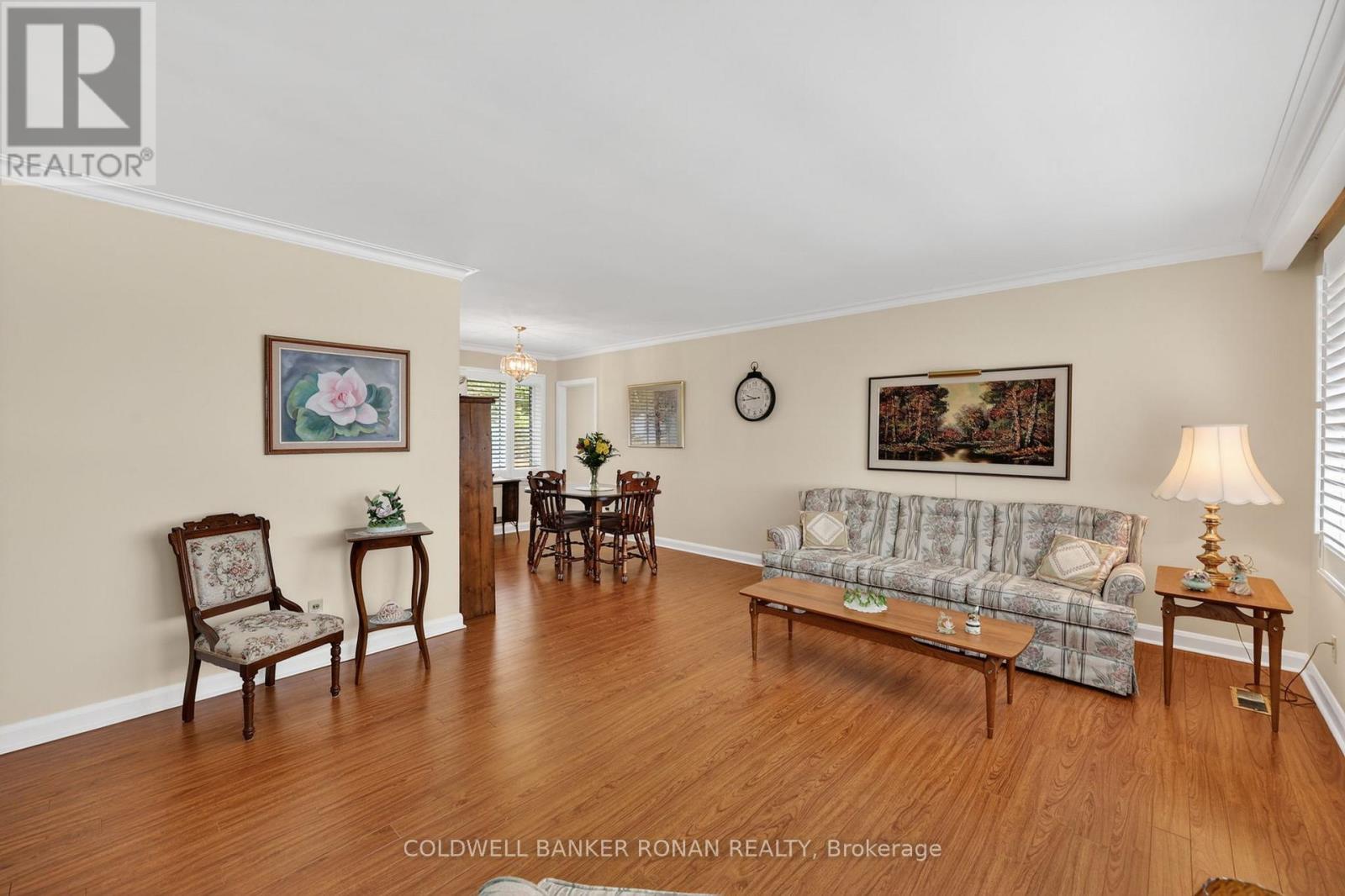94 QUEEN STREET S - 6