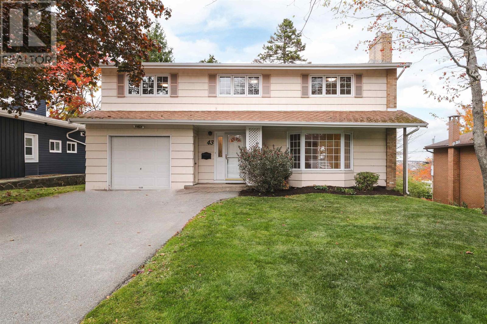 43 Deepwood Crescent - 43