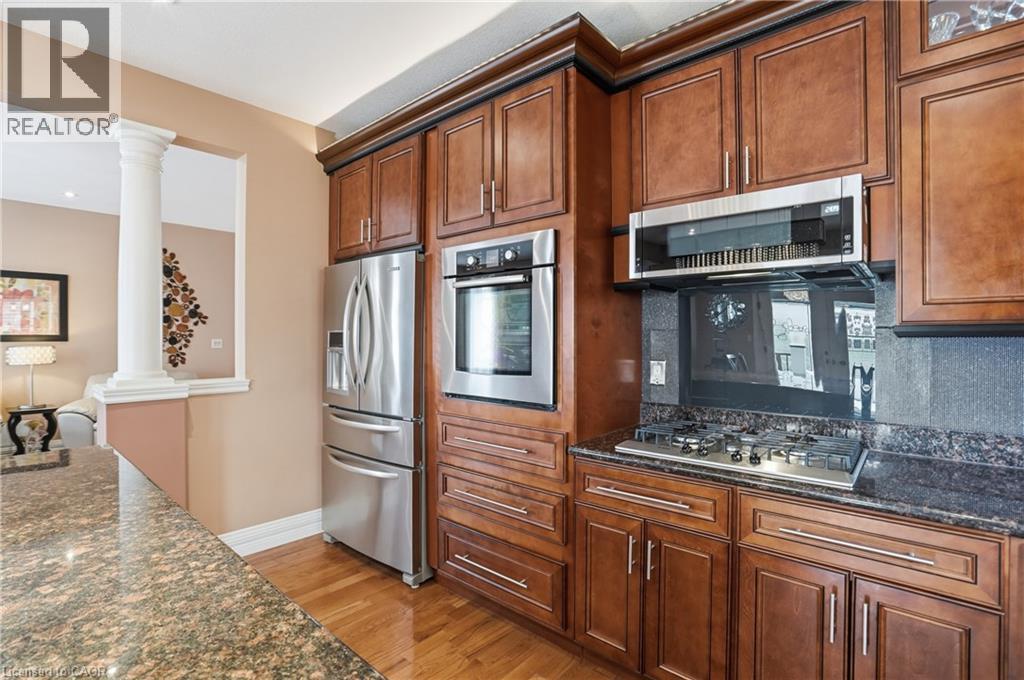256 HIGHLAND Road W - 10