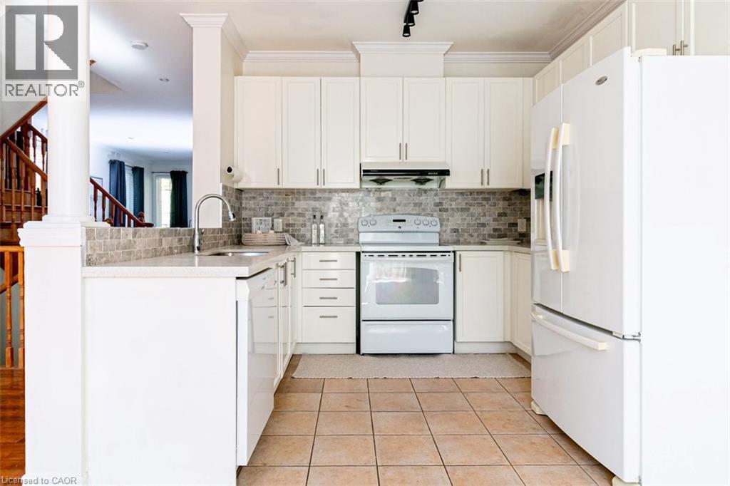 97 PEACHWOOD Crescent - 18
