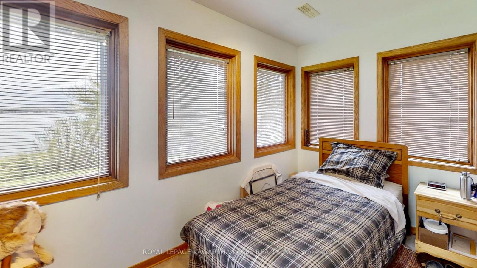 21 EMERALD STREET - 38
