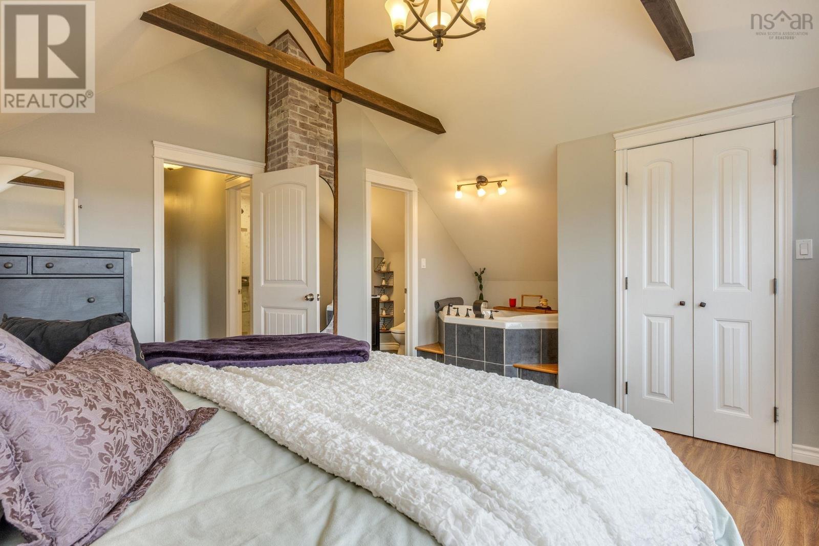 683 Messenger Road - 30