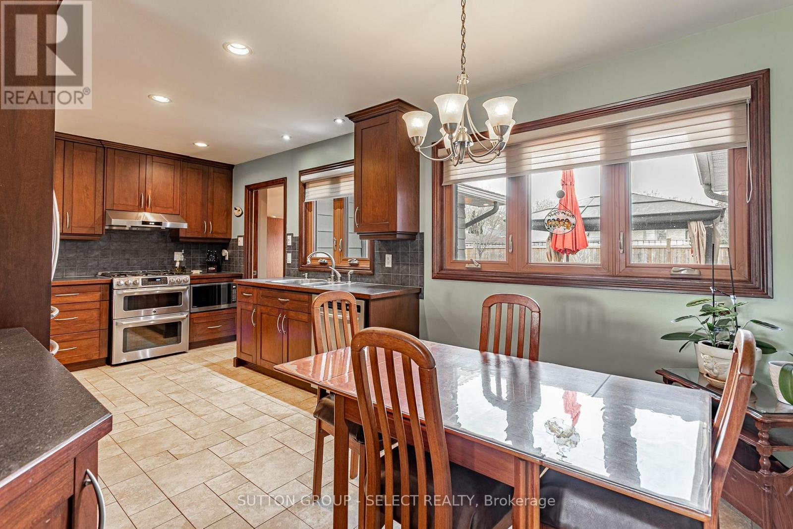 1054 CHIPPEWA DRIVE - 10