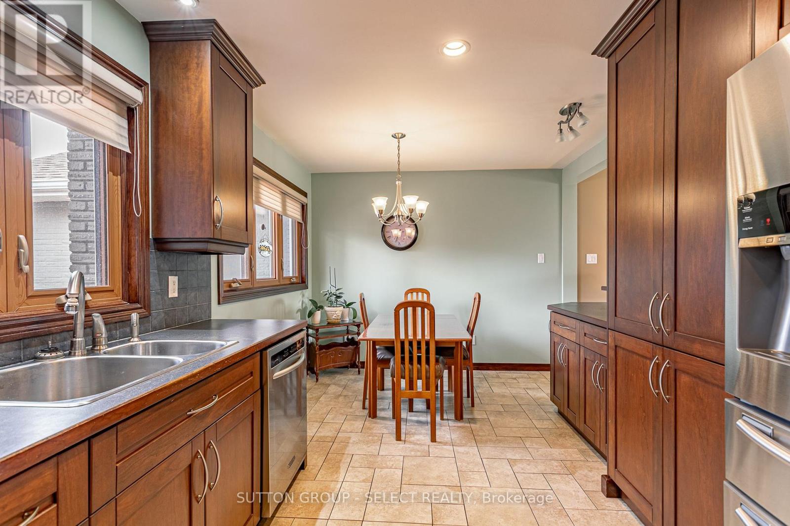 1054 CHIPPEWA DRIVE - 9