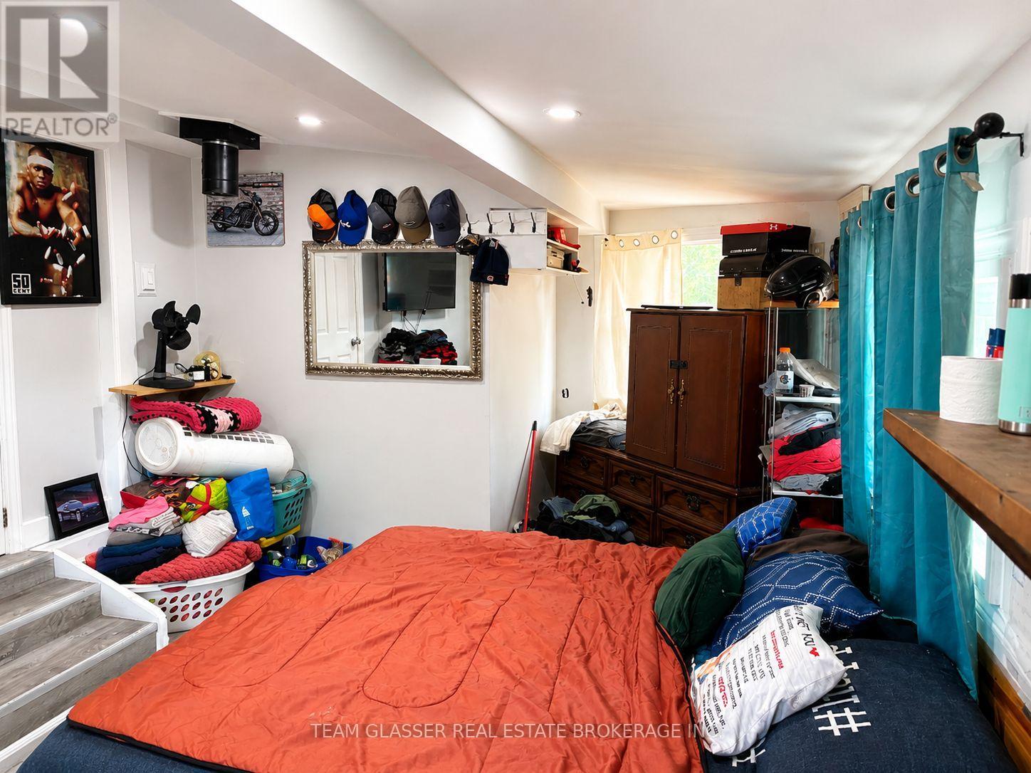139 DELAWARE STREET - 6