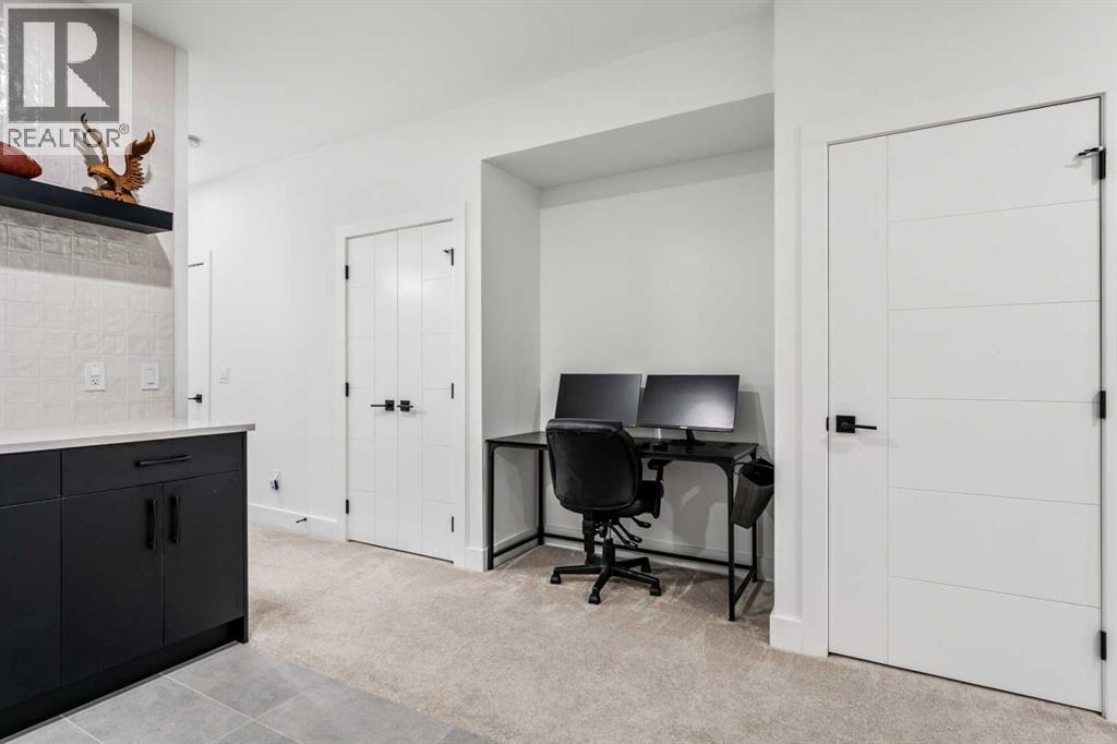 2824 30 Street SW - 33