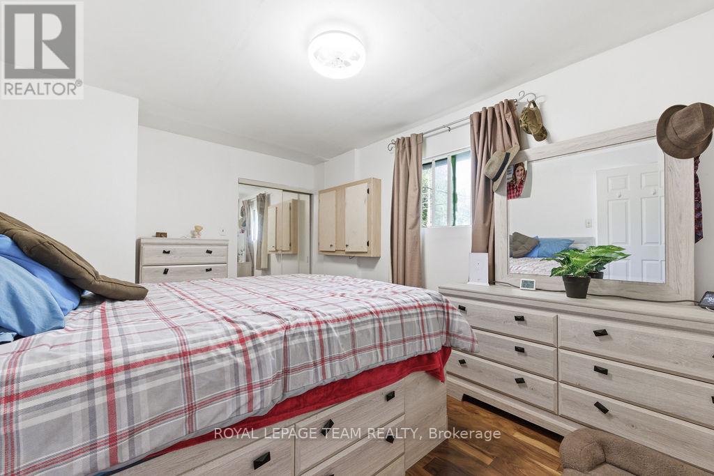 41 HARRISON TRAIL - 40