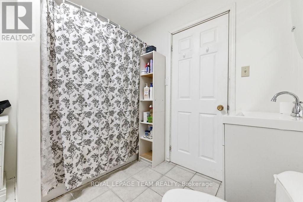 41 HARRISON TRAIL - 44