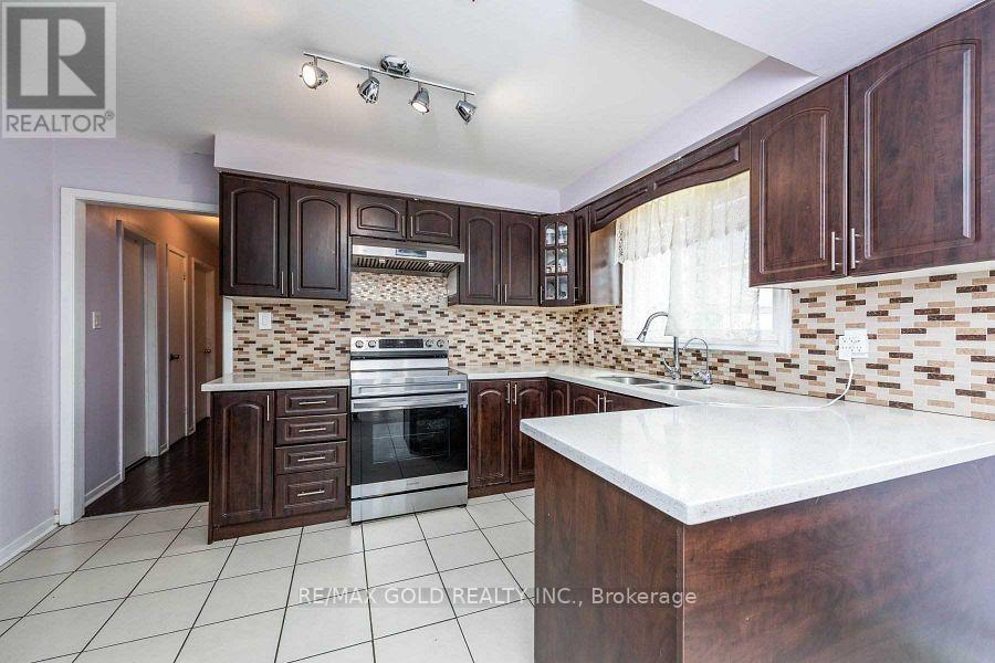 3430 CHIPLEY CRESCENT - 3