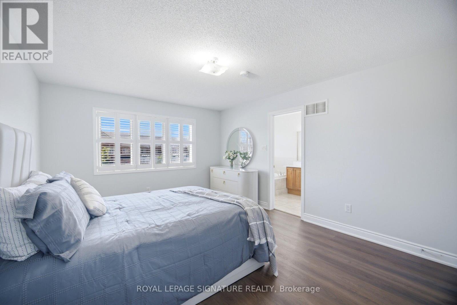 33 BAY BREEZE DRIVE - 25