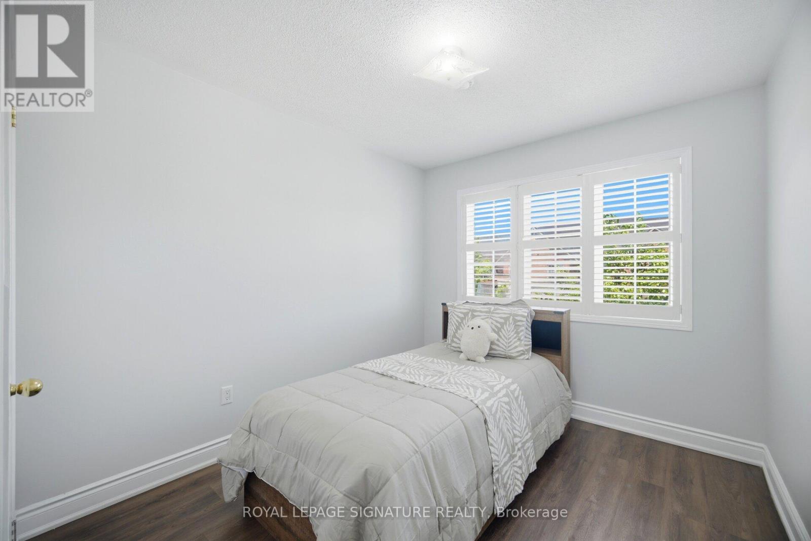 33 BAY BREEZE DRIVE - 30