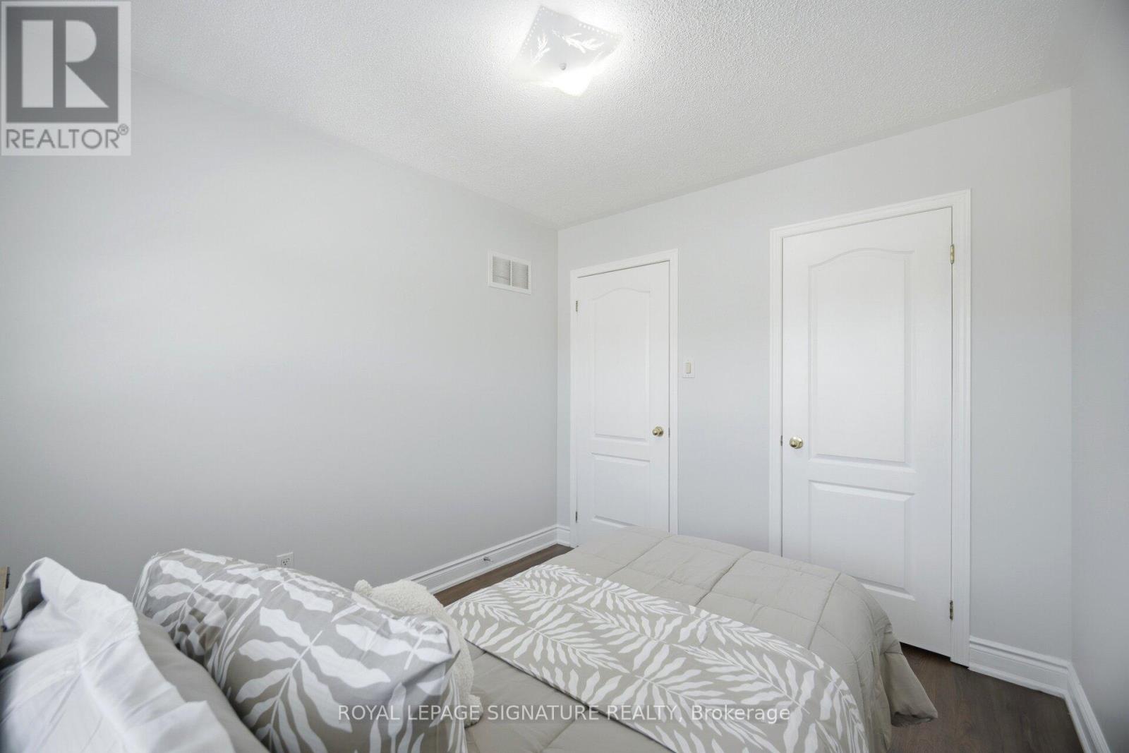 33 BAY BREEZE DRIVE - 31