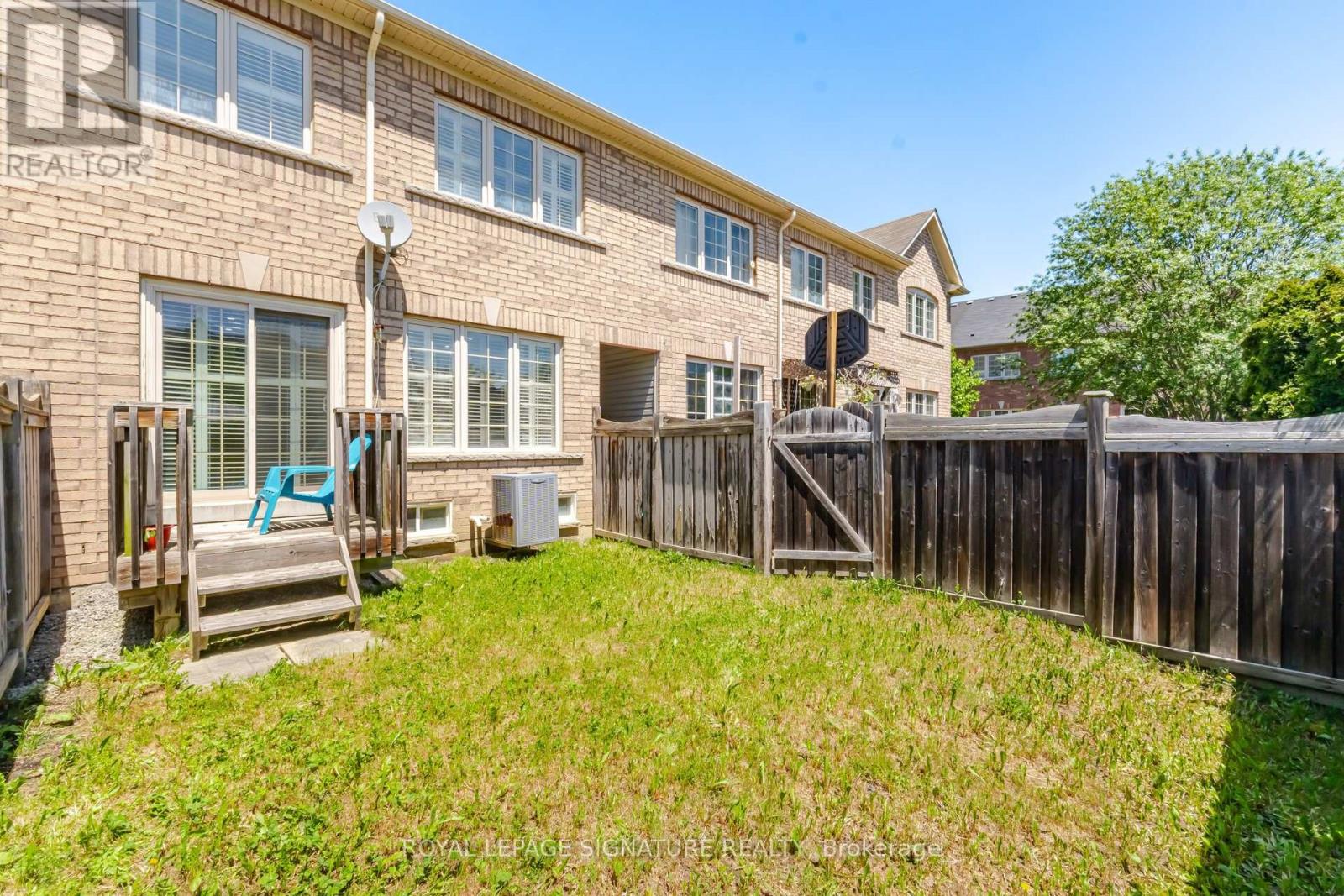 33 BAY BREEZE DRIVE - 37