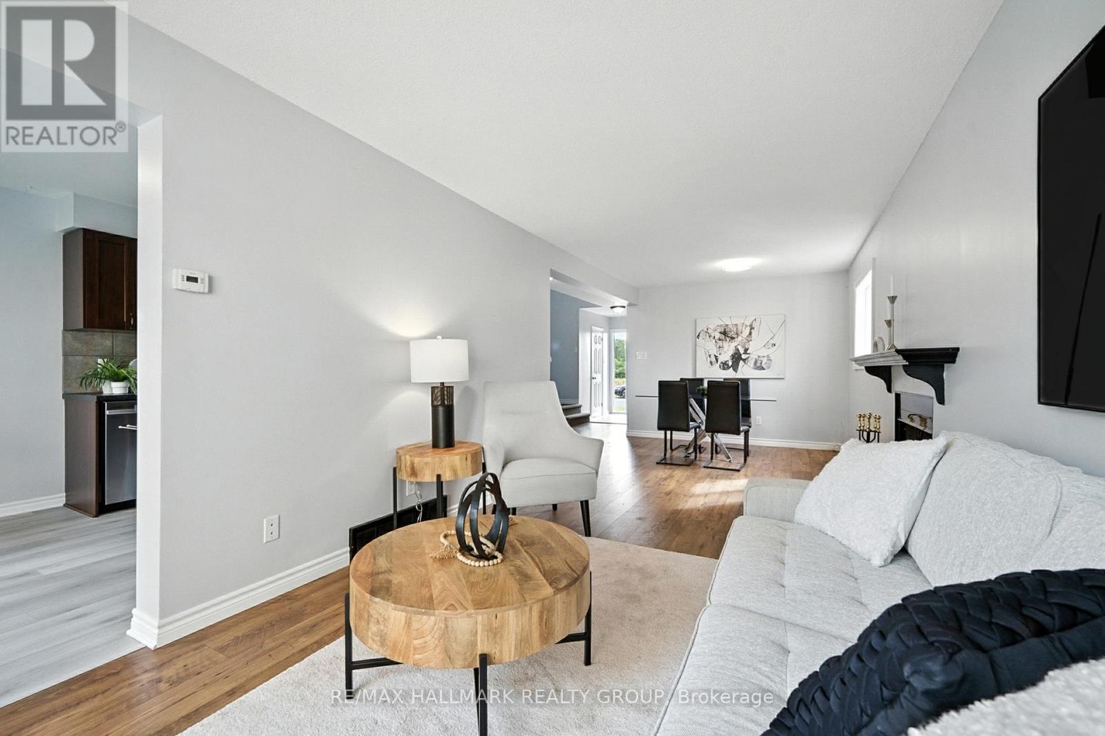 55 FAIR OAKS CRESCENT - 9