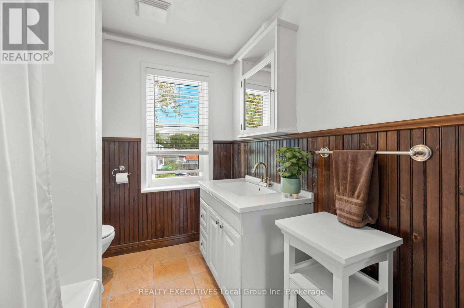 1069 FERGUSON STREET - 23