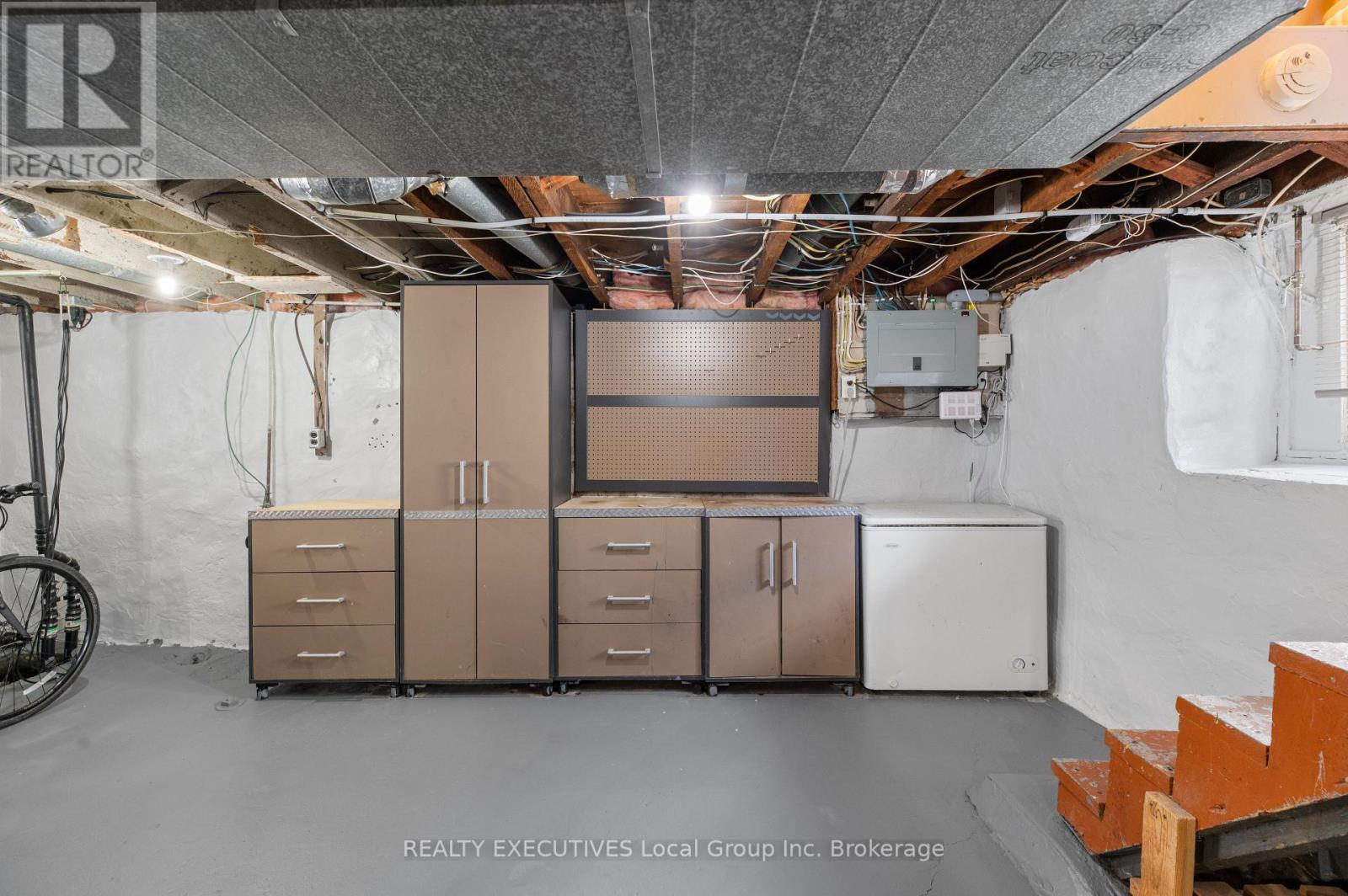 1069 FERGUSON STREET - 26