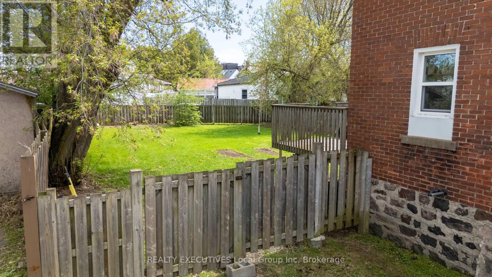 1069 FERGUSON STREET - 33