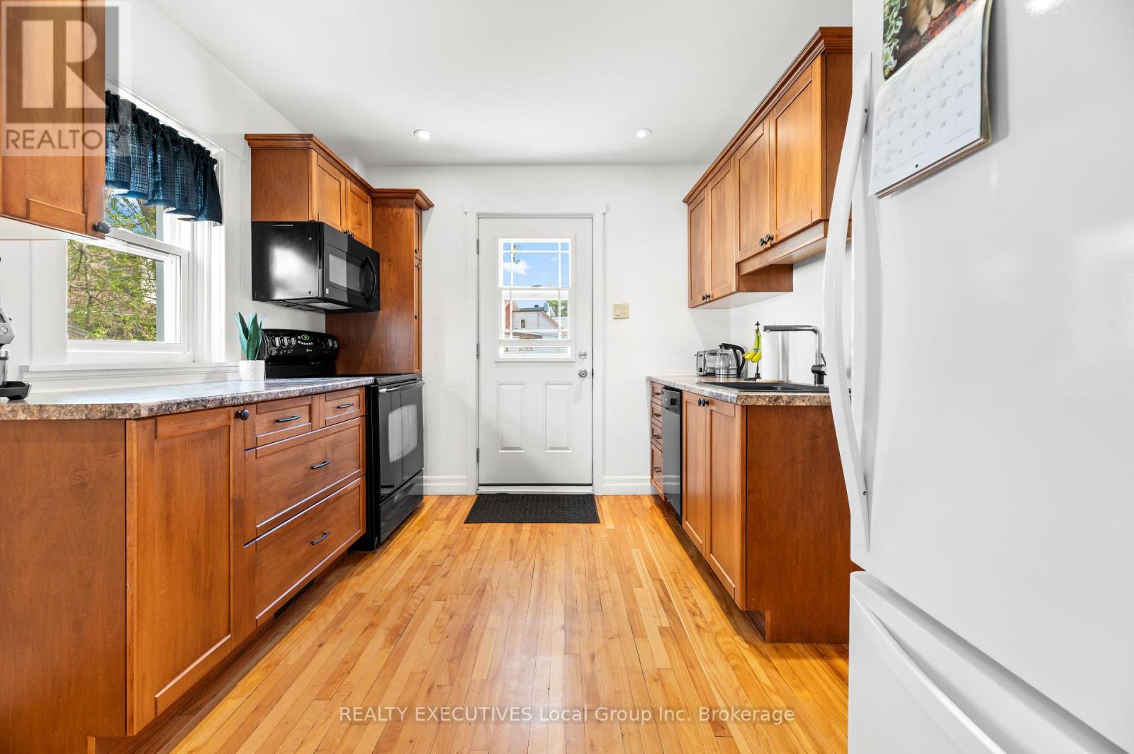 1069 FERGUSON STREET - 5