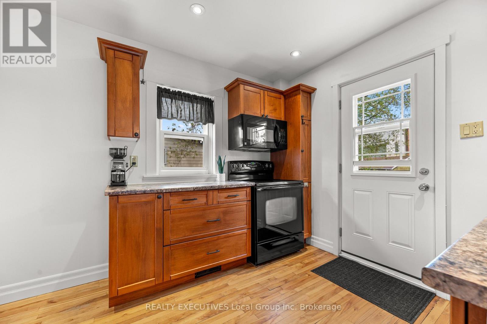 1069 FERGUSON STREET - 6