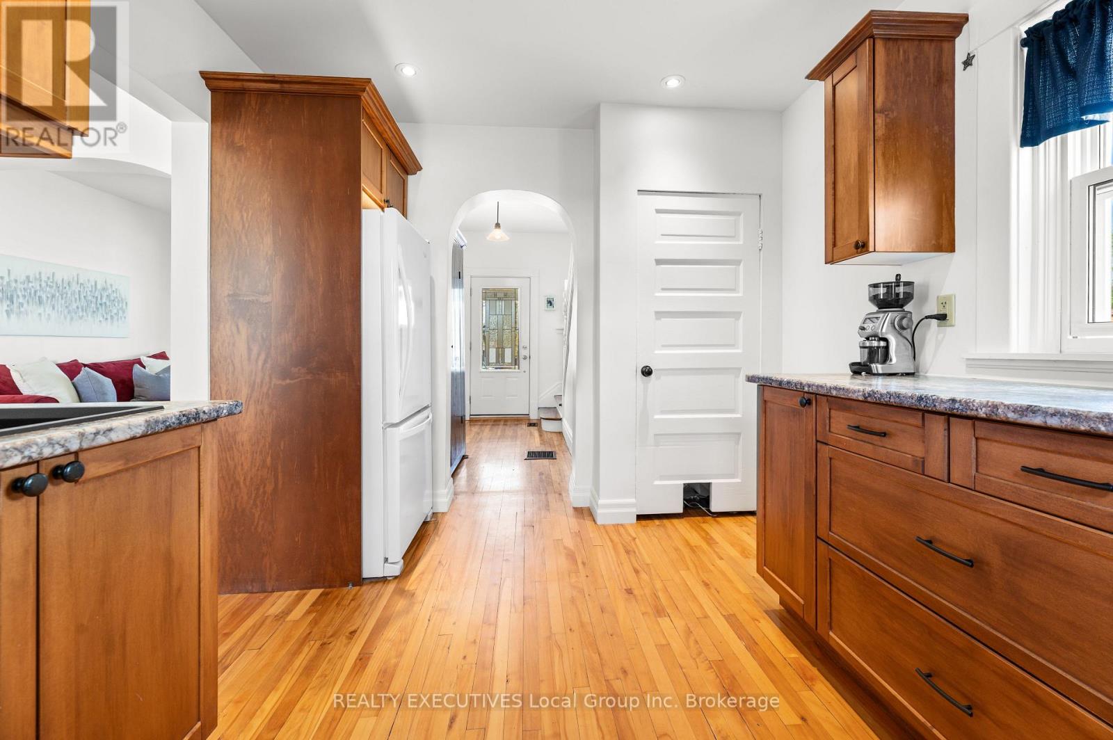 1069 FERGUSON STREET - 7
