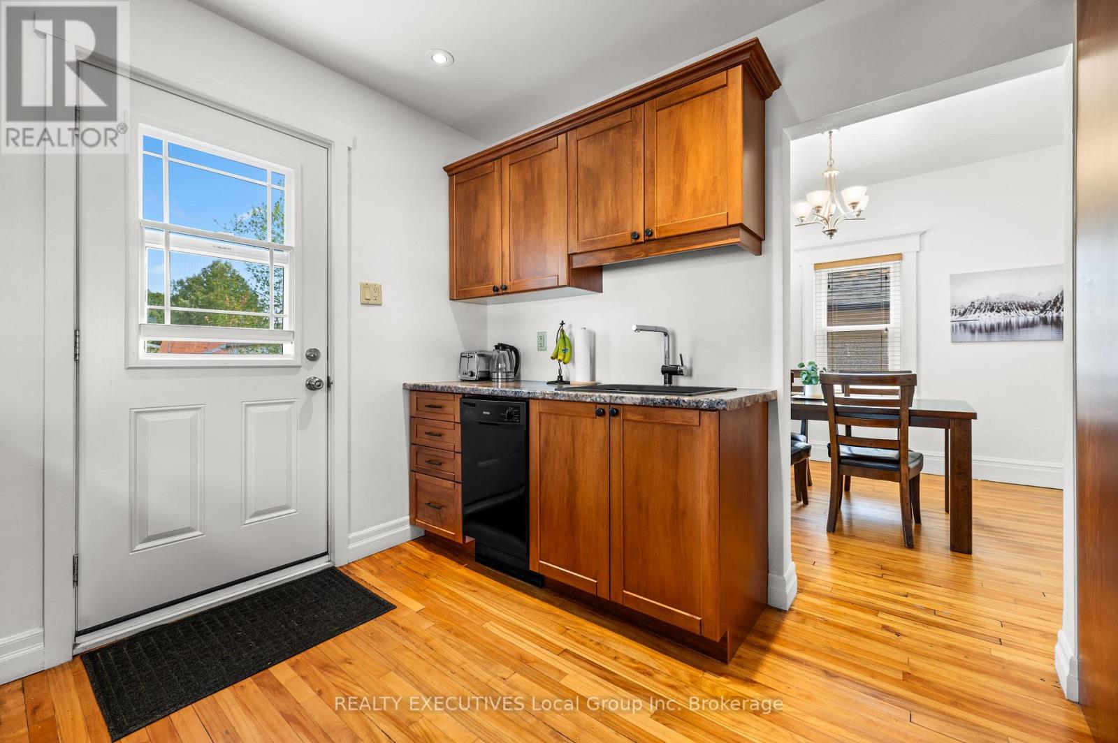 1069 FERGUSON STREET - 8