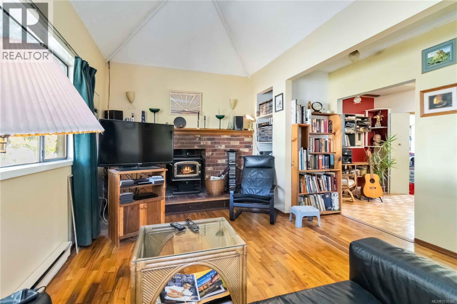 1415 LANG St - 5