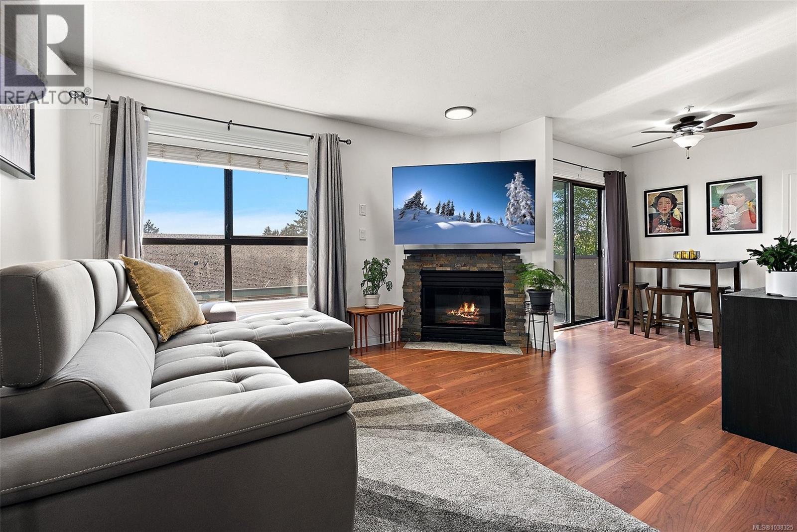 #306 7 Gorge Rd W - 1