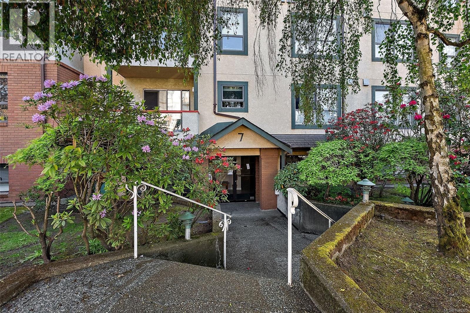 #306 7 Gorge Rd W - 27