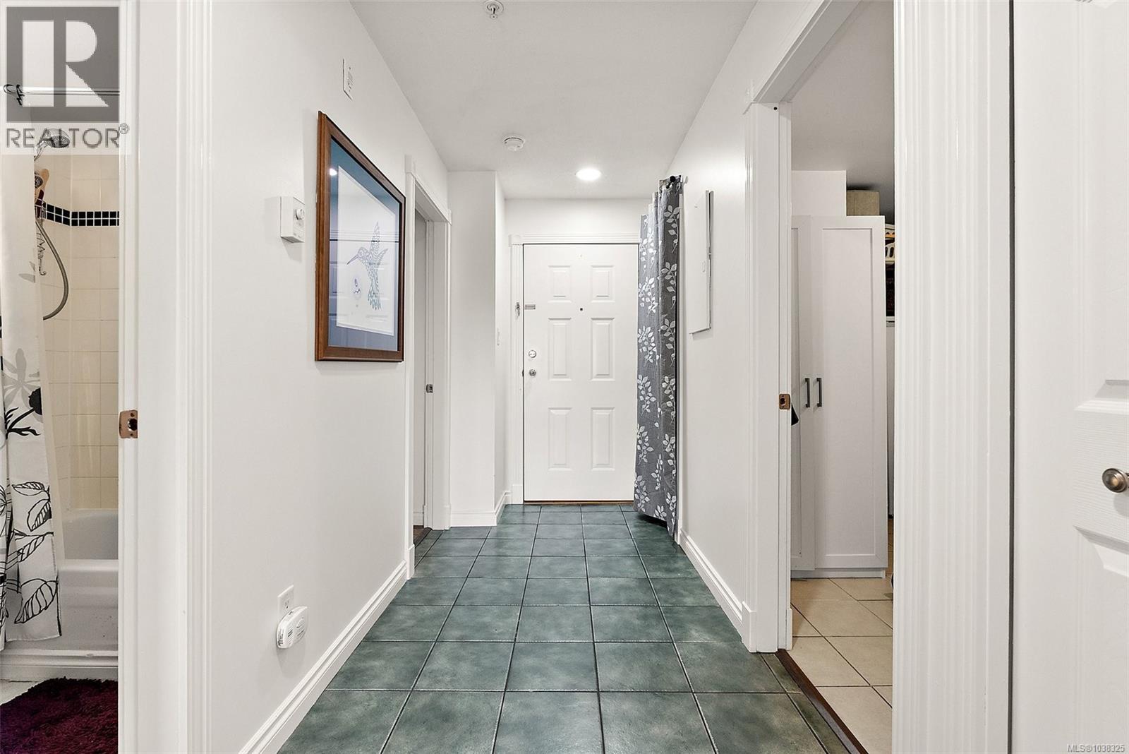#306 7 Gorge Rd W - 30