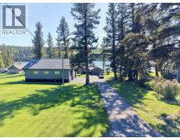 Living room - 3556 Cabin Road, Lac La Hache, BC V0K1T1 Photo 6