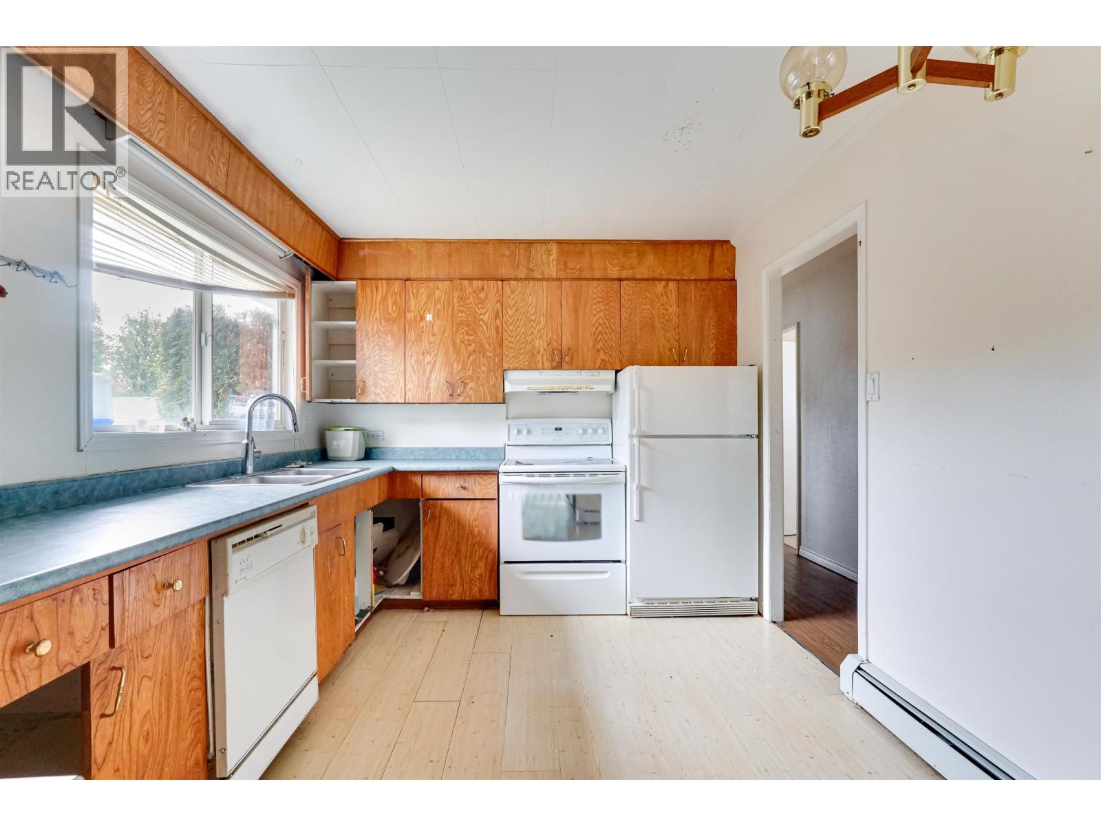 120 SAGUENAY STREET - 5
