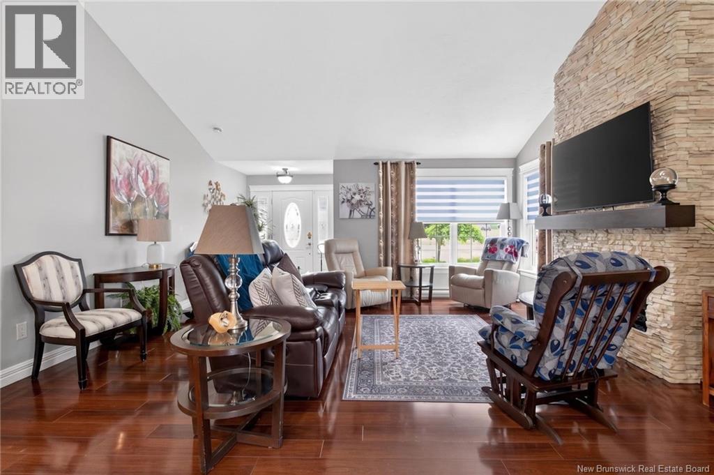 245 Yvon Street - 15