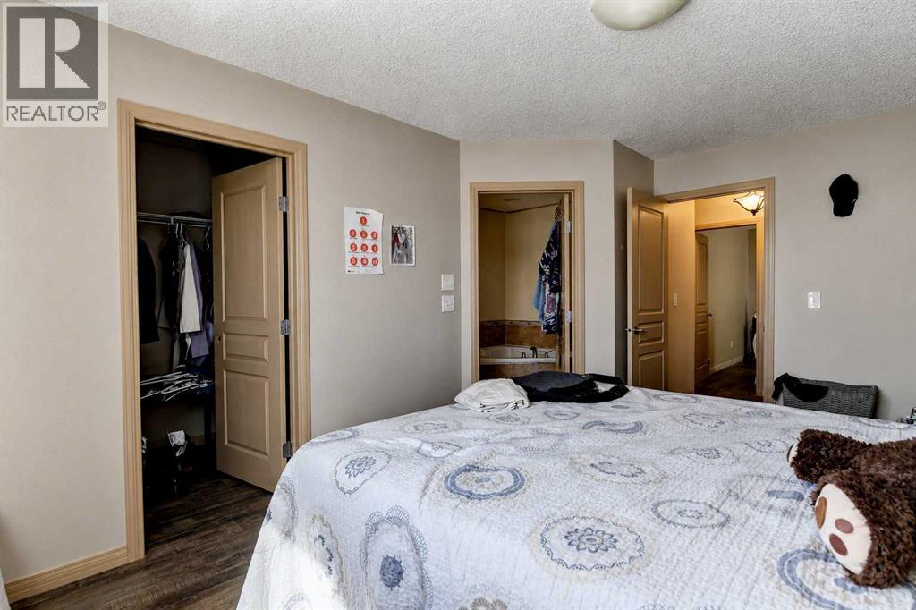 9506 91 Street - 12