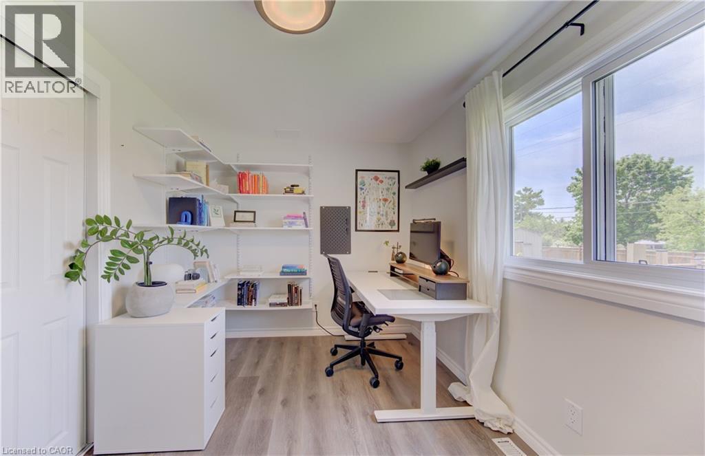 1828 EARLWOOD Drive - 26