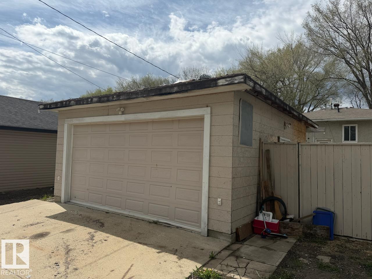 11839 56 ST NW - 4