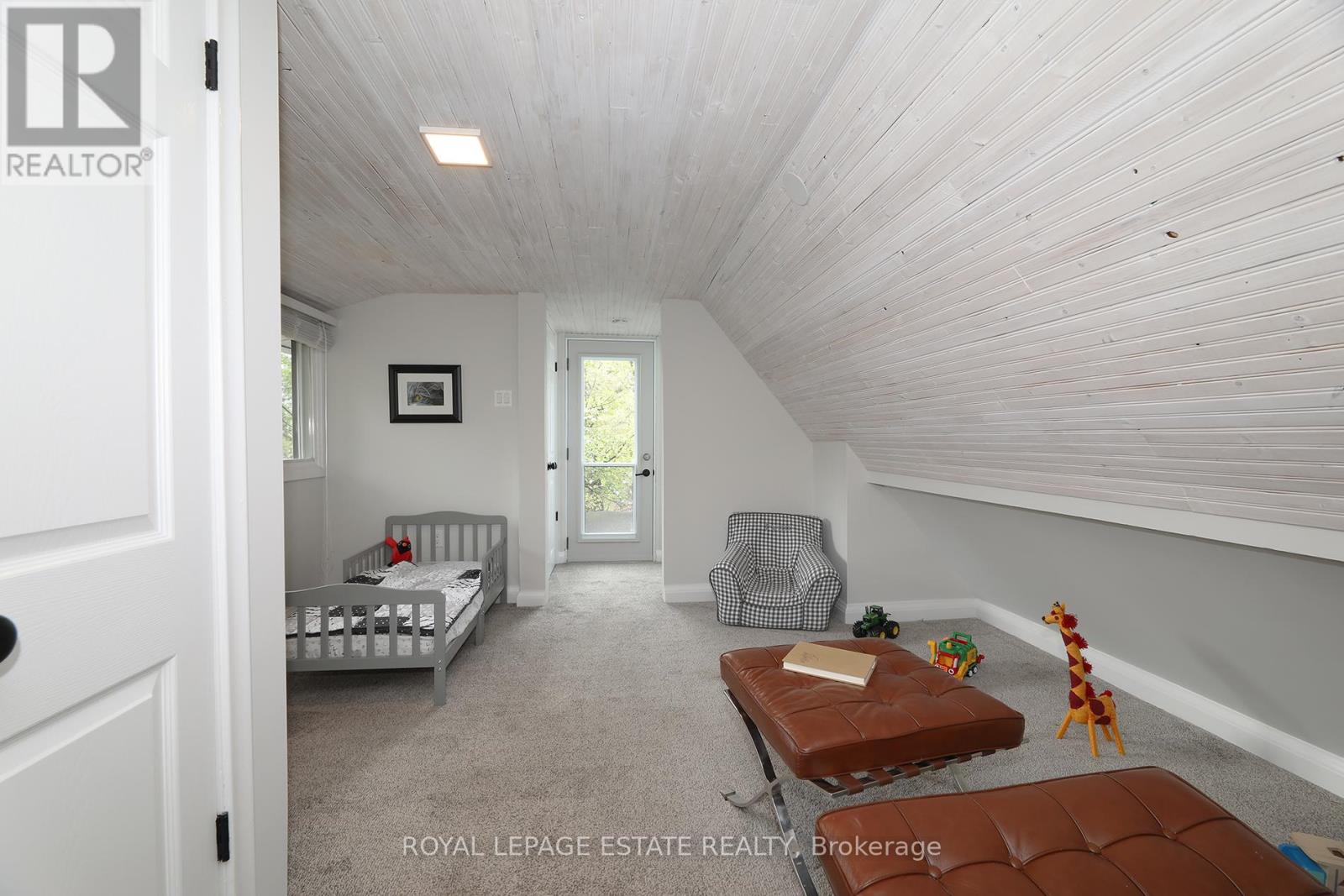 27 SYCAMORE PLACE - 23
