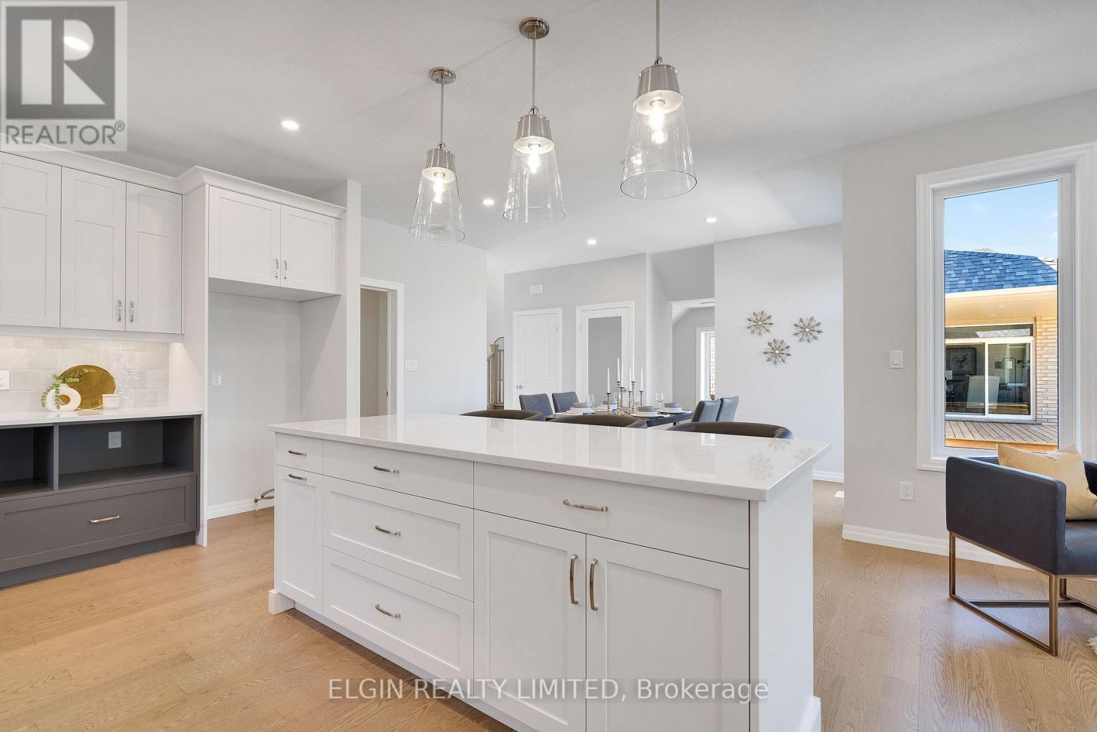 4 KEBA CRESCENT - 14