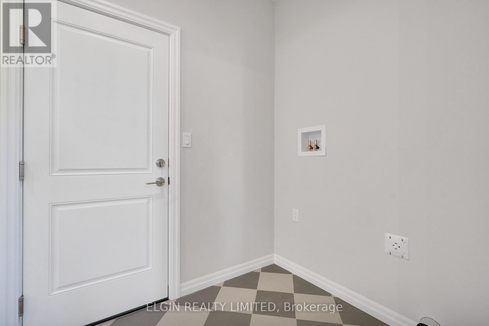 4 KEBA CRESCENT - 23