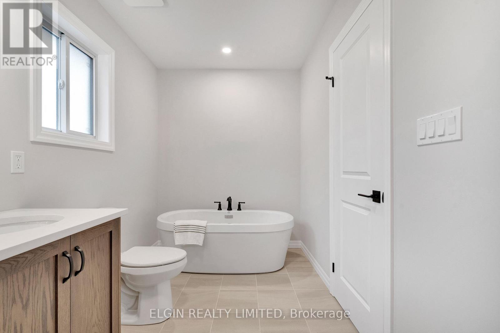 6 KEBA CRESCENT - 23