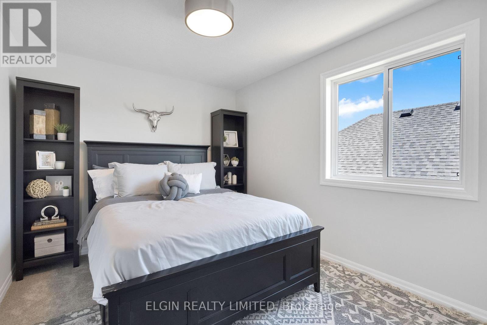4 KEBA CRESCENT - 33