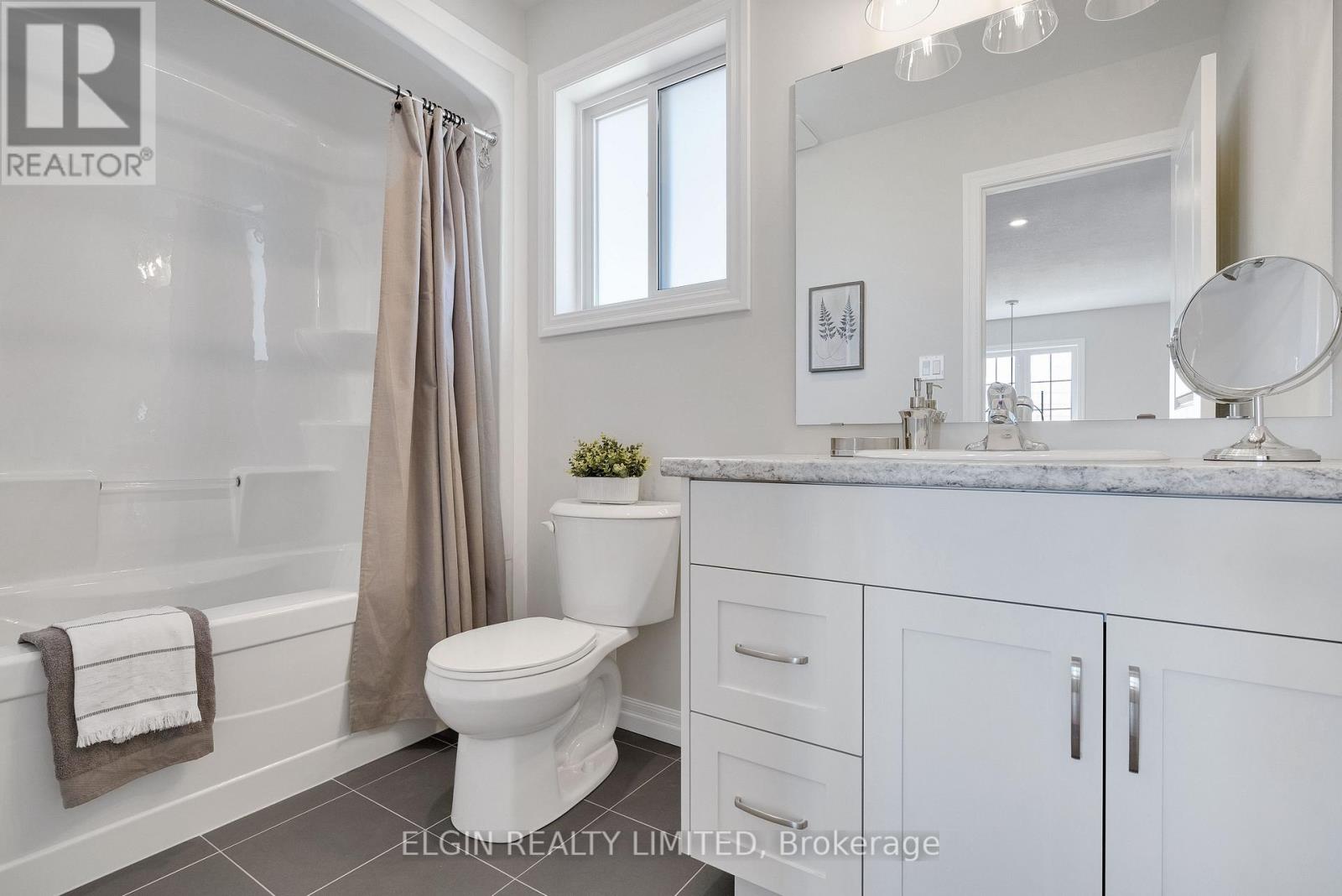 4 KEBA CRESCENT - 32