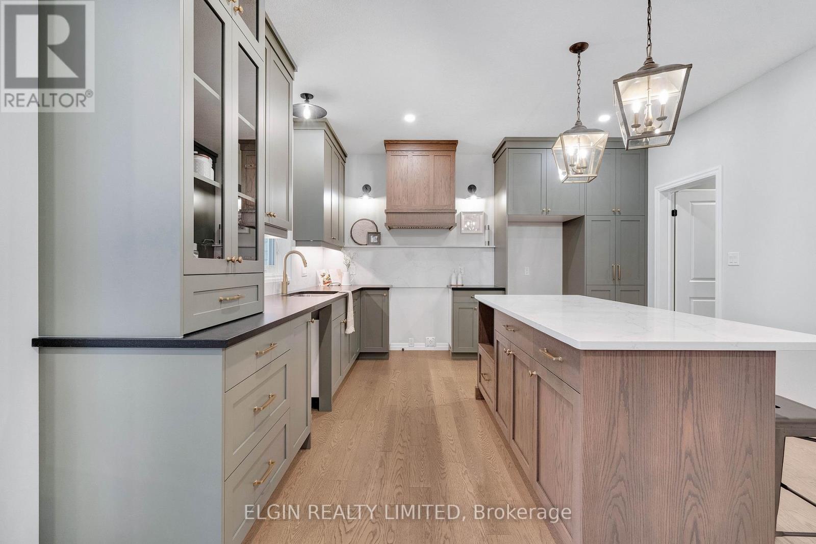 6 KEBA CRESCENT - 14