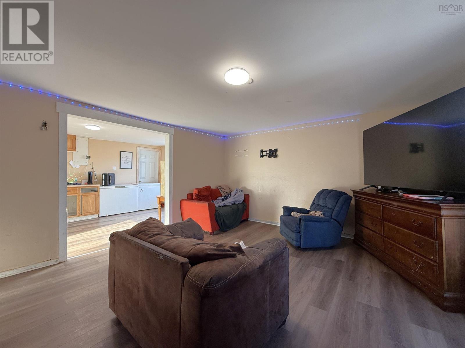 5257 Highway 10 - 7
