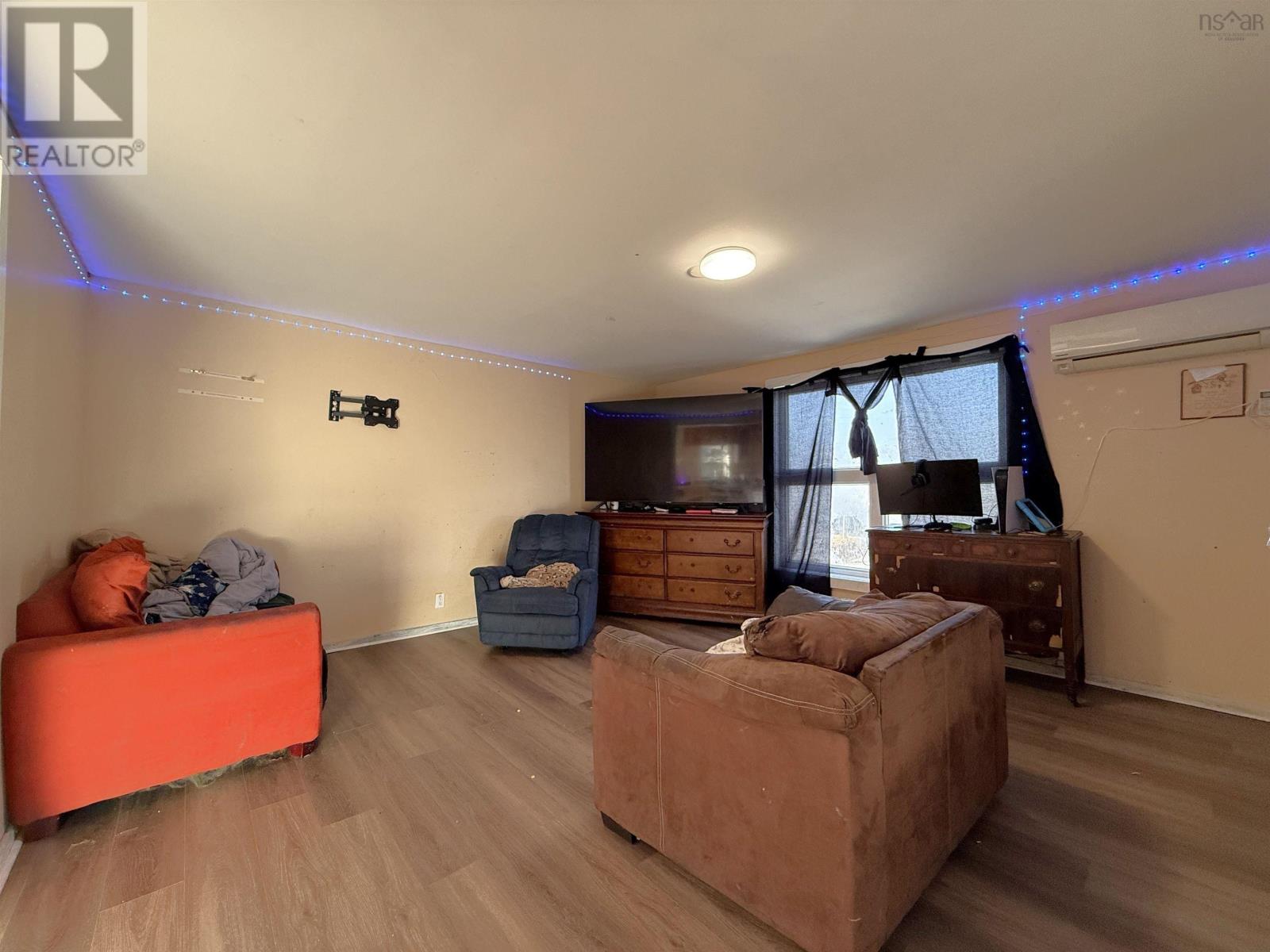 5257 Highway 10 - 6