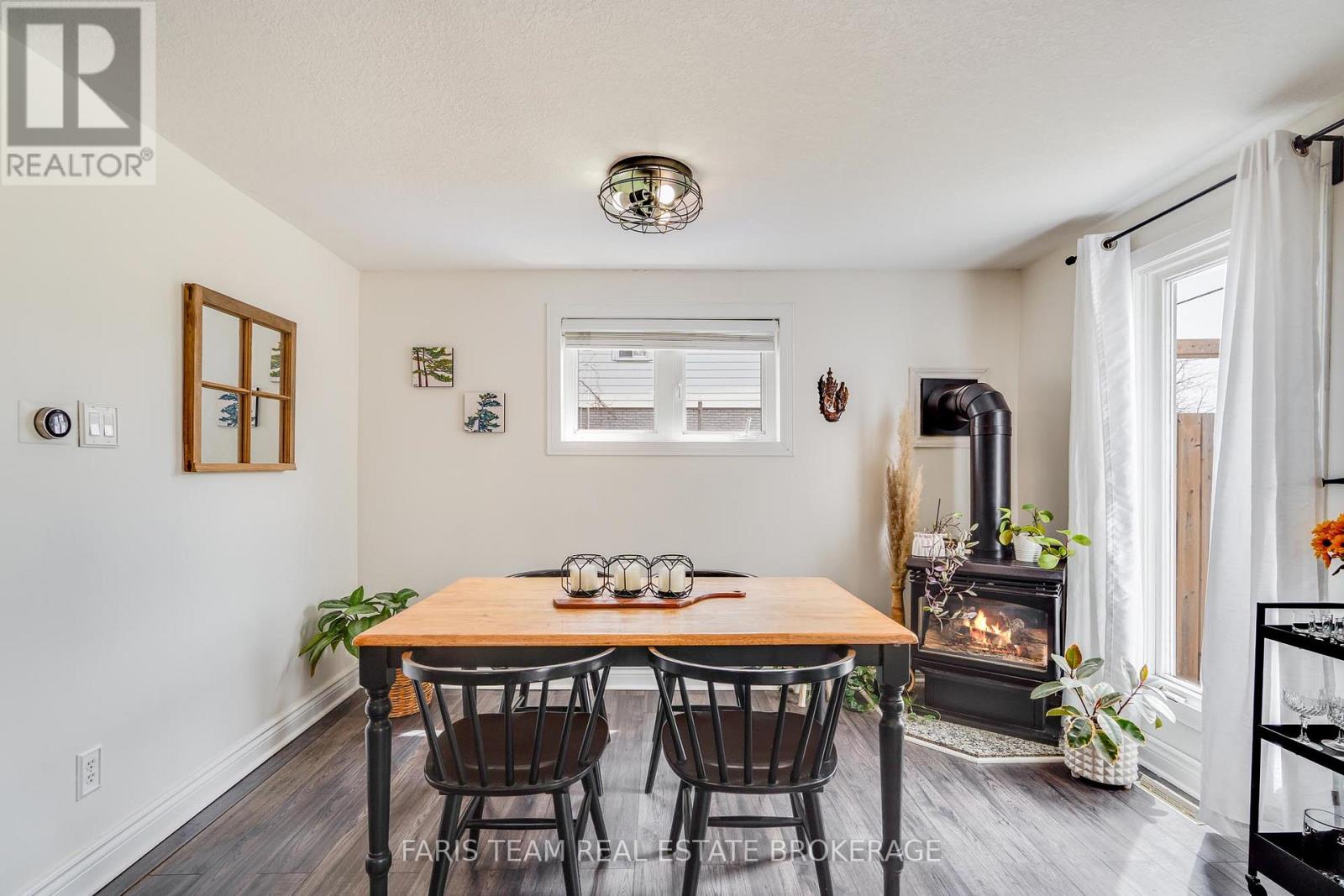 255 LINDSAY STREET - 13
