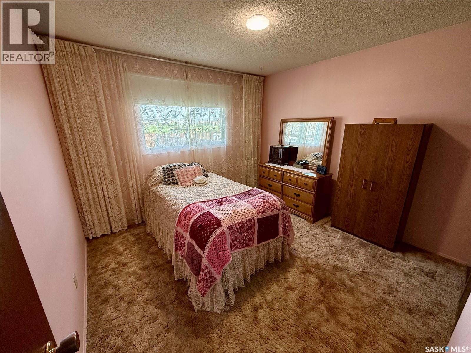 70 Hatton CRESCENT - 13
