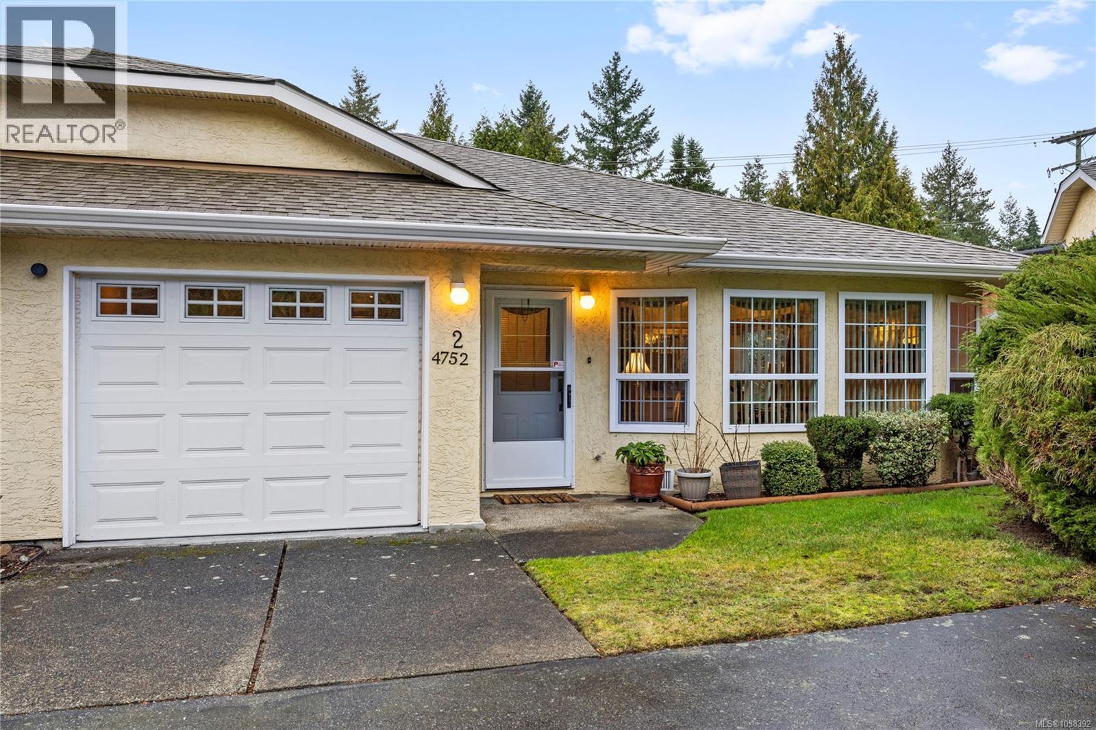 #2 4752 Uplands Dr - 1