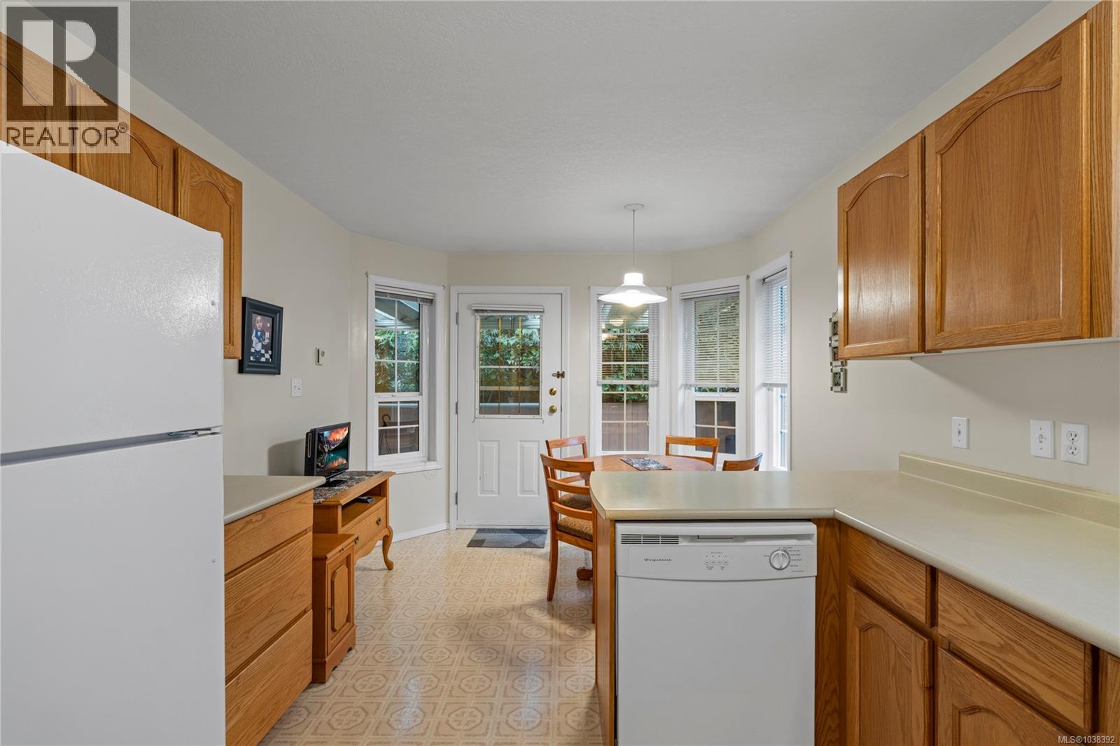 #2 4752 Uplands Dr - 13