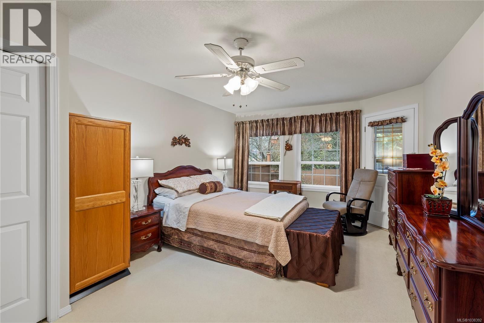 #2 4752 Uplands Dr - 16